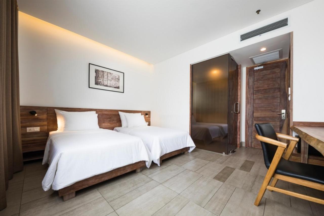 Hotel Triple E Fine Art Museum