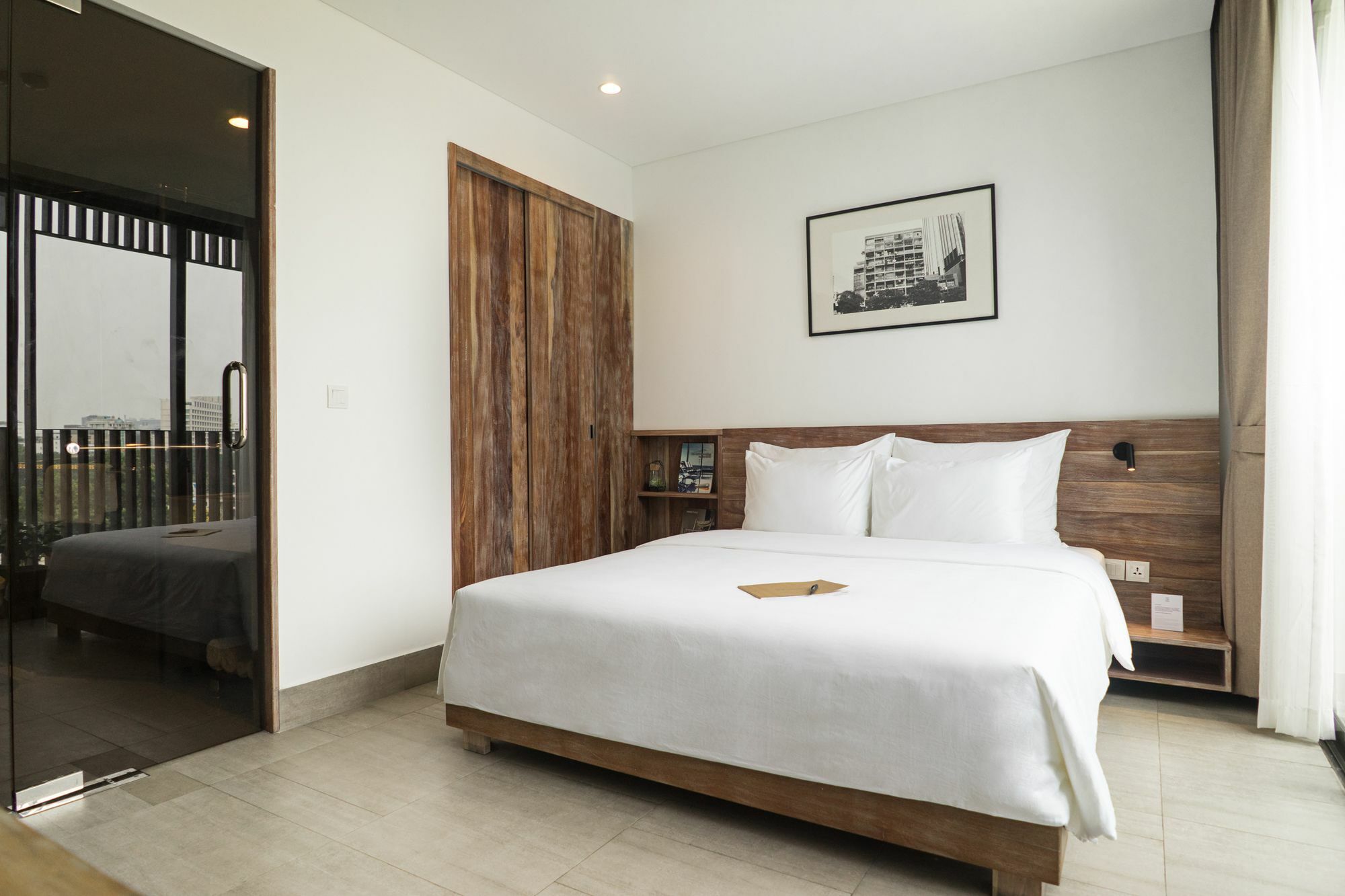 Hotel Triple E Fine Art Museum 3*
